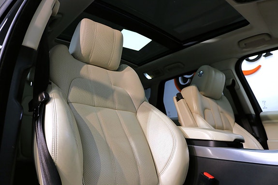 Land Rover Range Rover Sport 16 of 24