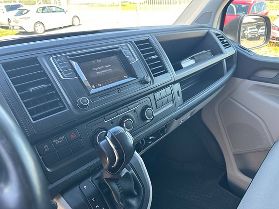 Volkswagen Transporter 18 of 21