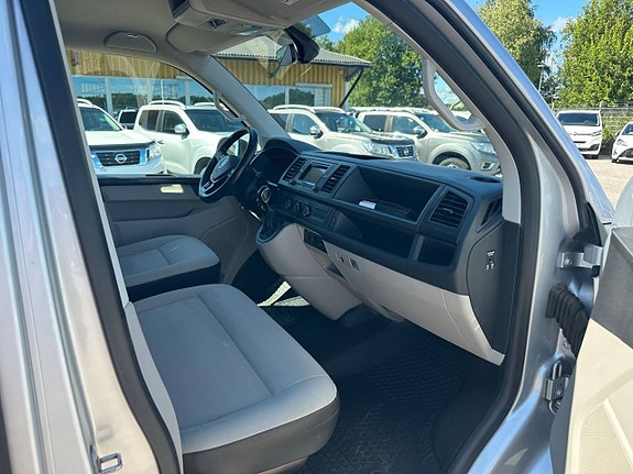 Volkswagen Transporter 8 of 21