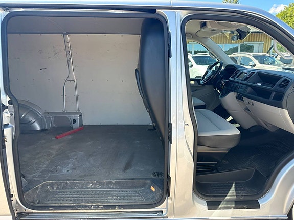 Volkswagen Transporter 13 of 21