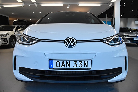 Volkswagen ID.3 2 of 24