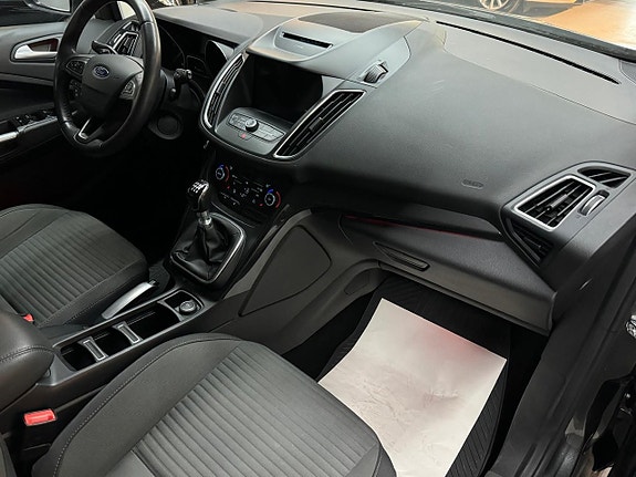Ford C-Max 8 of 16