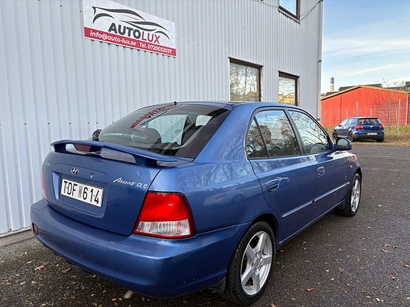 Hyundai Accent 5 of 15