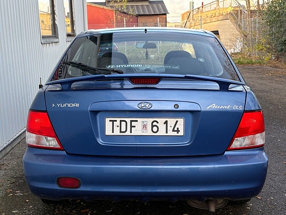 Hyundai Accent 8 of 15