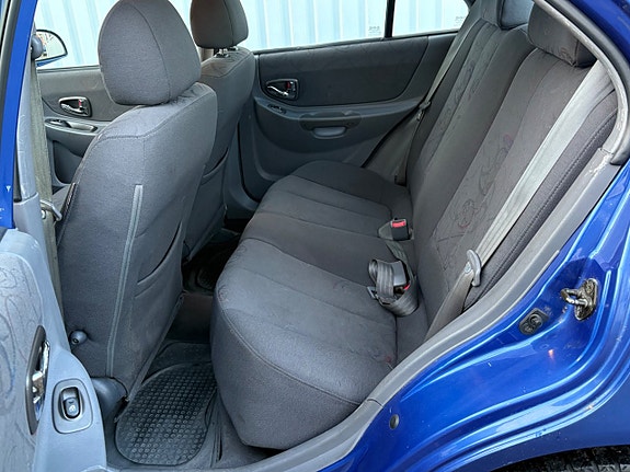 Hyundai Accent 10 of 15