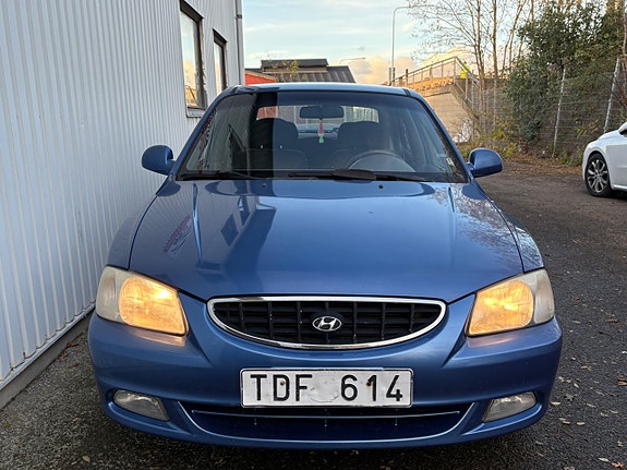 Hyundai Accent 3 of 15