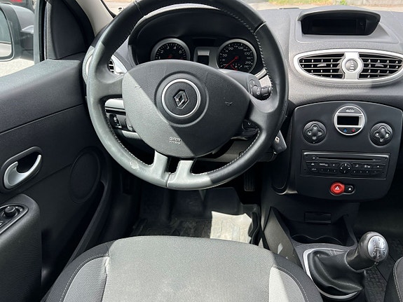 Renault Clio 8 of 10