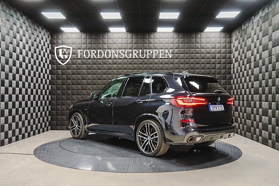 BMW X5 3 of 5