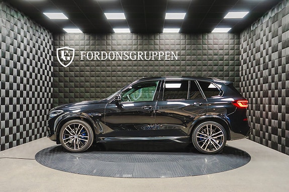 BMW X5 2 of 5