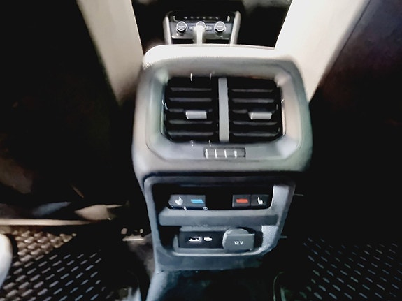 Volkswagen Tiguan 10 of 27