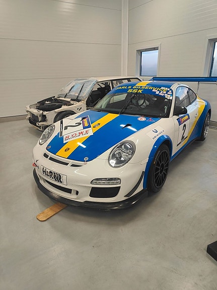 Porsche 997 2 of 8