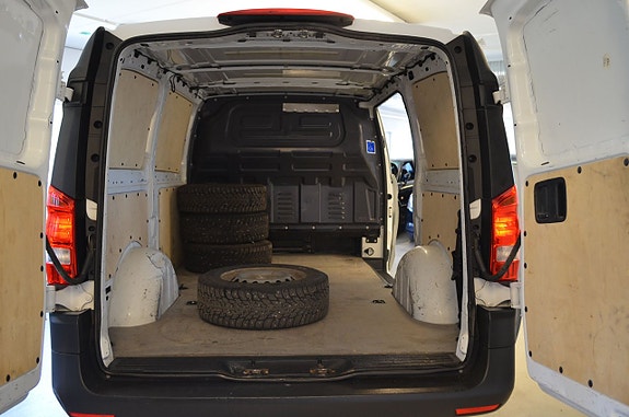 Mercedes-Benz Vito 111 9 of 11