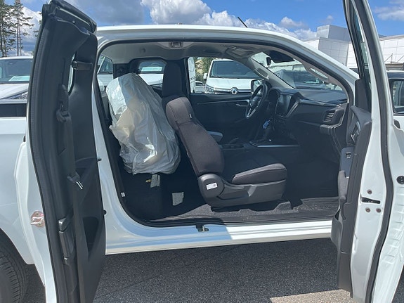 Isuzu D-max 7 of 11