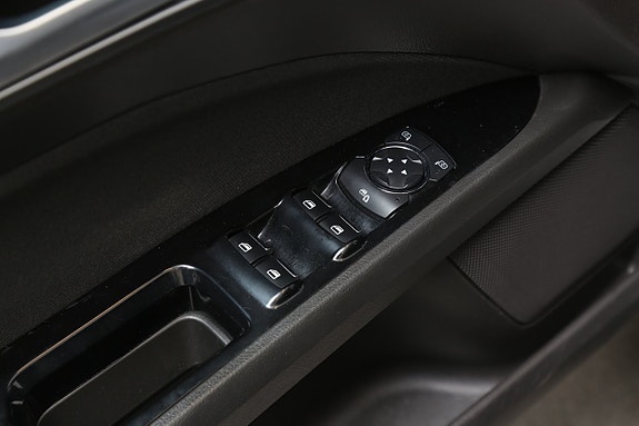 Ford Mondeo 12 of 26