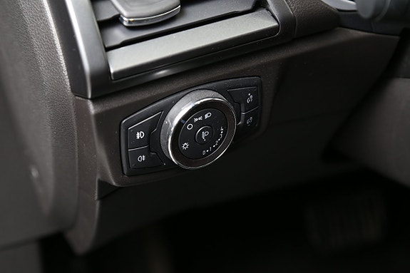 Ford Mondeo 13 of 26