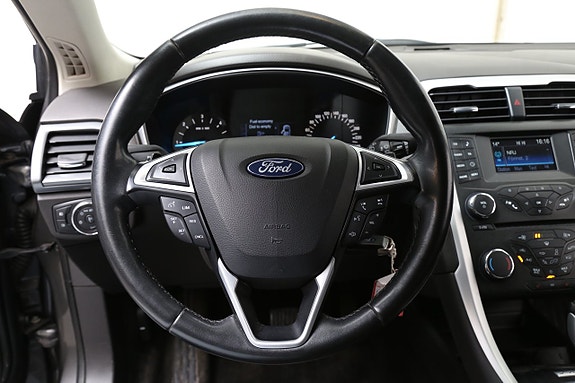 Ford Mondeo 16 of 26