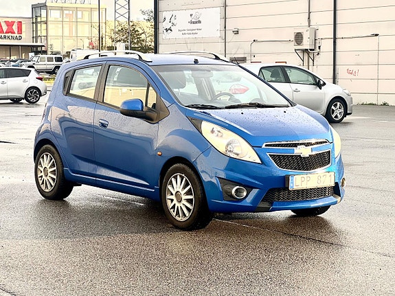 Chevrolet Spark 2 of 7