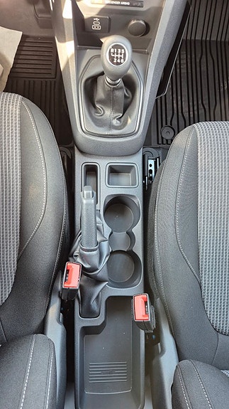 Ford Transit Courier 12 of 18