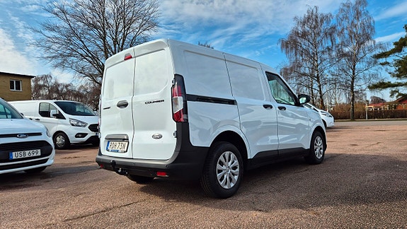 Ford Transit Courier 6 of 18