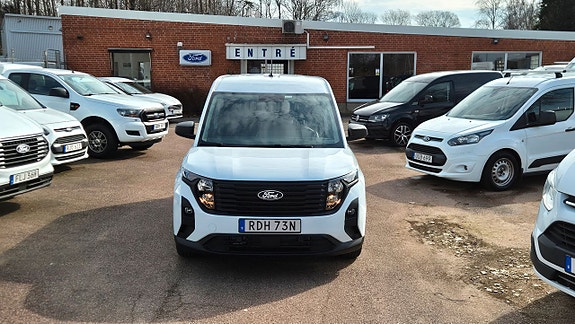 Ford Transit Courier 2 of 5