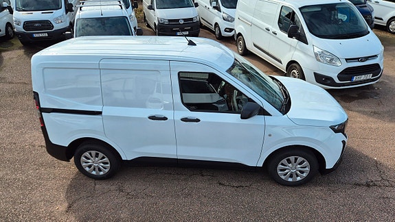 Ford Transit Courier 7 of 18