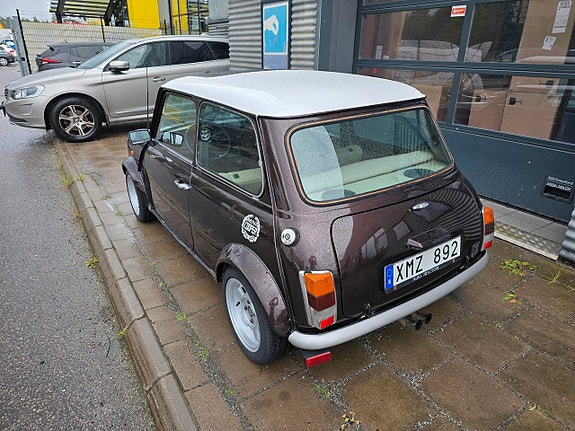 MINI Cooper 4 of 5