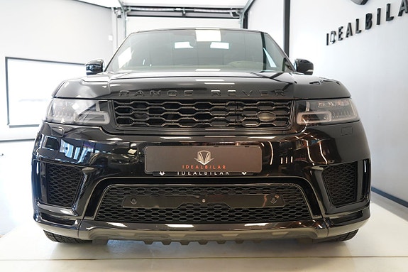 Land Rover Range Rover Sport 3 of 5