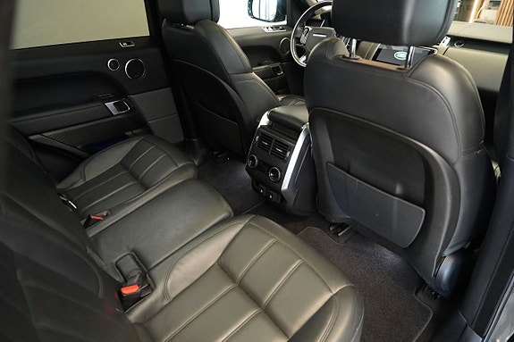 Land Rover Range Rover Sport 12 of 27