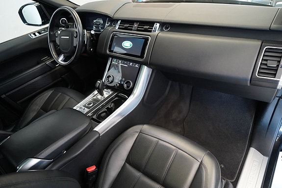 Land Rover Range Rover Sport 10 of 27