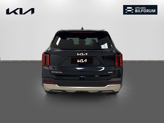 Kia Sorento 5 of 18