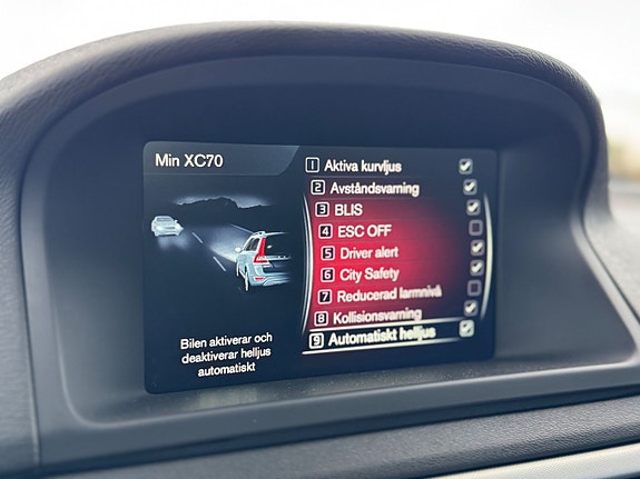 Volvo XC70 22 of 25