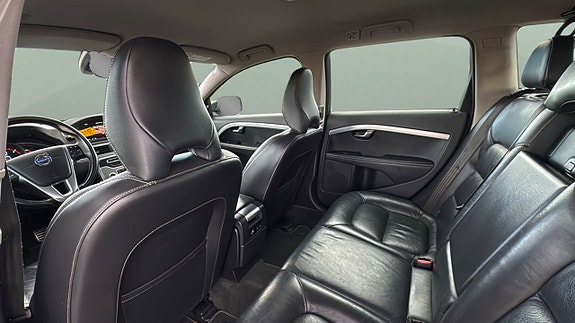 Volvo XC70 12 of 25