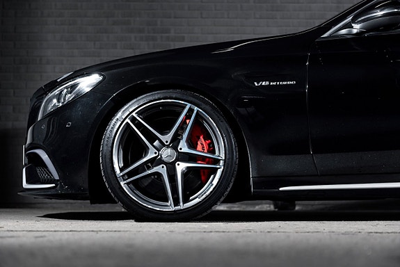 Mercedes-Benz AMG GT Black Series 6 of 17