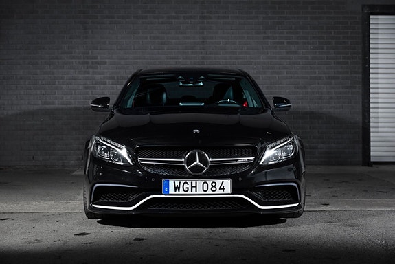 Mercedes-Benz C63 4 of 5
