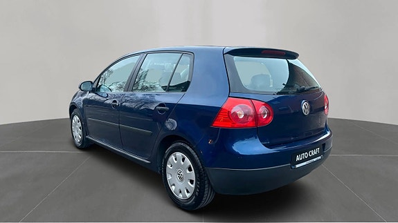 Volkswagen Golf V 7 of 12