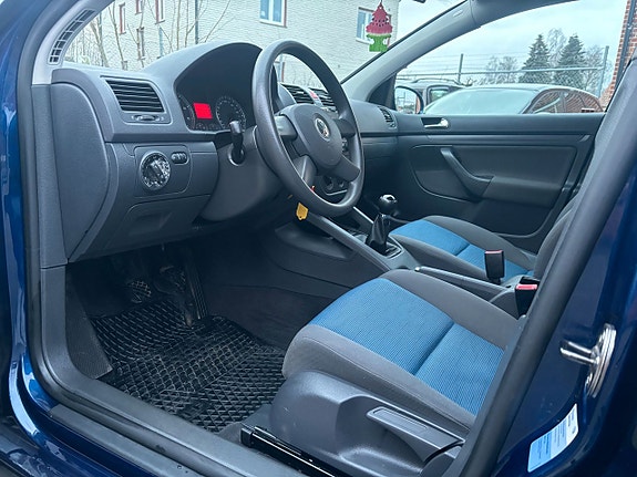 Volkswagen Golf V 8 of 12