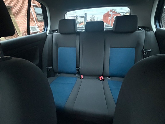 Volkswagen Golf V 11 of 12