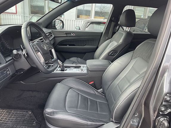 KGM Rexton 7 of 13