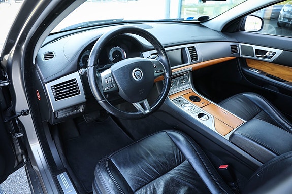 Jaguar XF 17 of 20