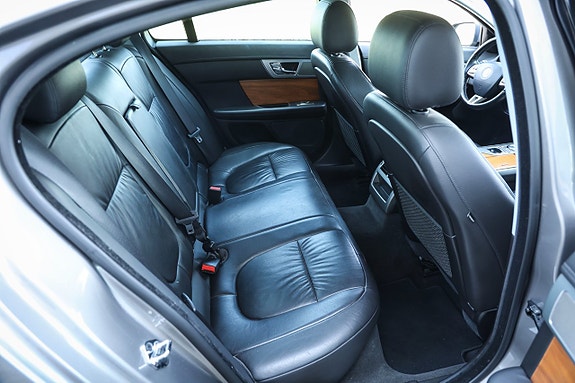 Jaguar XF 19 of 20