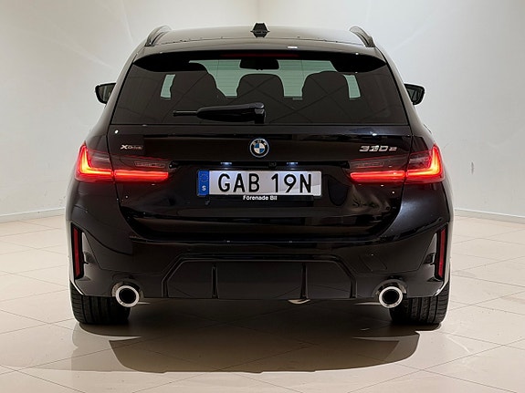 BMW 330e 12 of 12