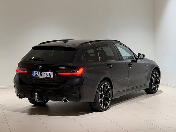 BMW 330e 11 of 12
