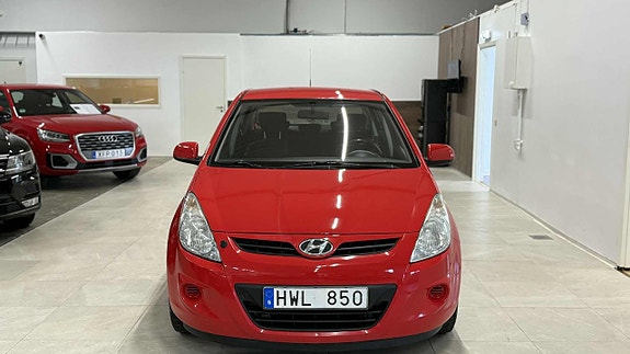 Hyundai i20 2 of 5