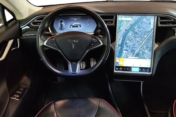 Tesla Model S 16 of 23
