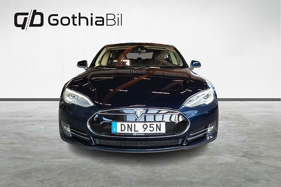 Tesla Model S 2 of 5