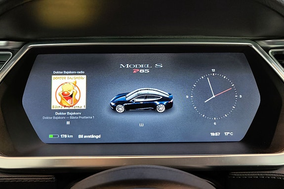 Tesla Model S 14 of 23