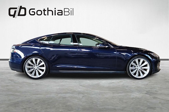 Tesla Model S 4 of 5