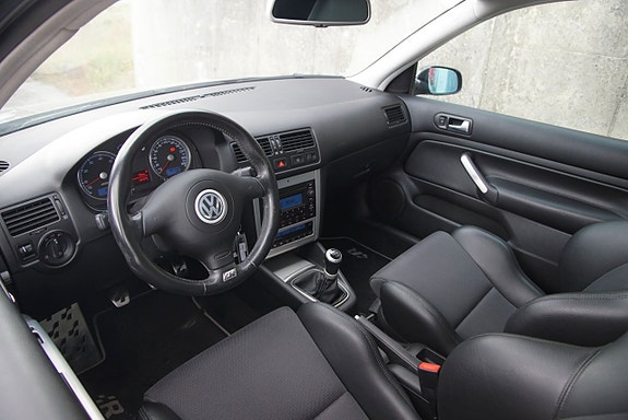 Volkswagen Golf I 16 of 18
