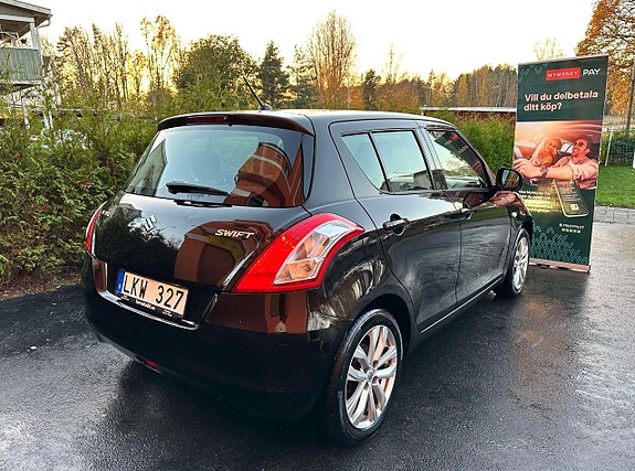 Suzuki Swift 2 of 5
