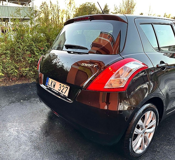 Suzuki Swift 15 of 25